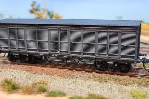 AIM-007-S - NSWGR BLV Louvre Van Kit - King Post - Screw Coupled (HO Scale)