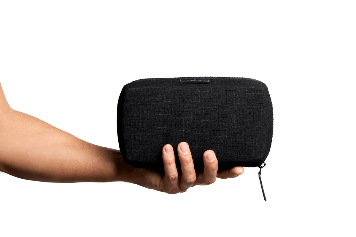 Bellroy Tech Kit Compact in Black