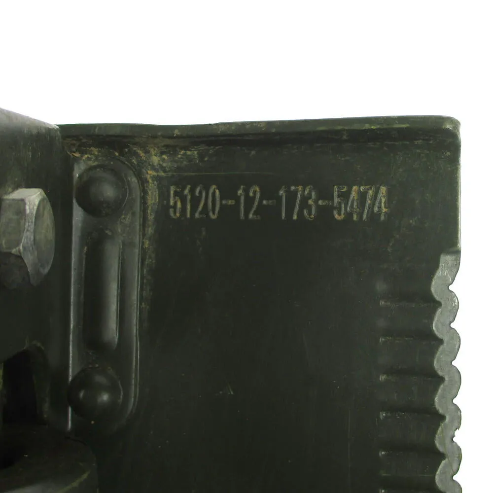 Cover Positive feedback German Tri-Fold with Fully equipped Shovel