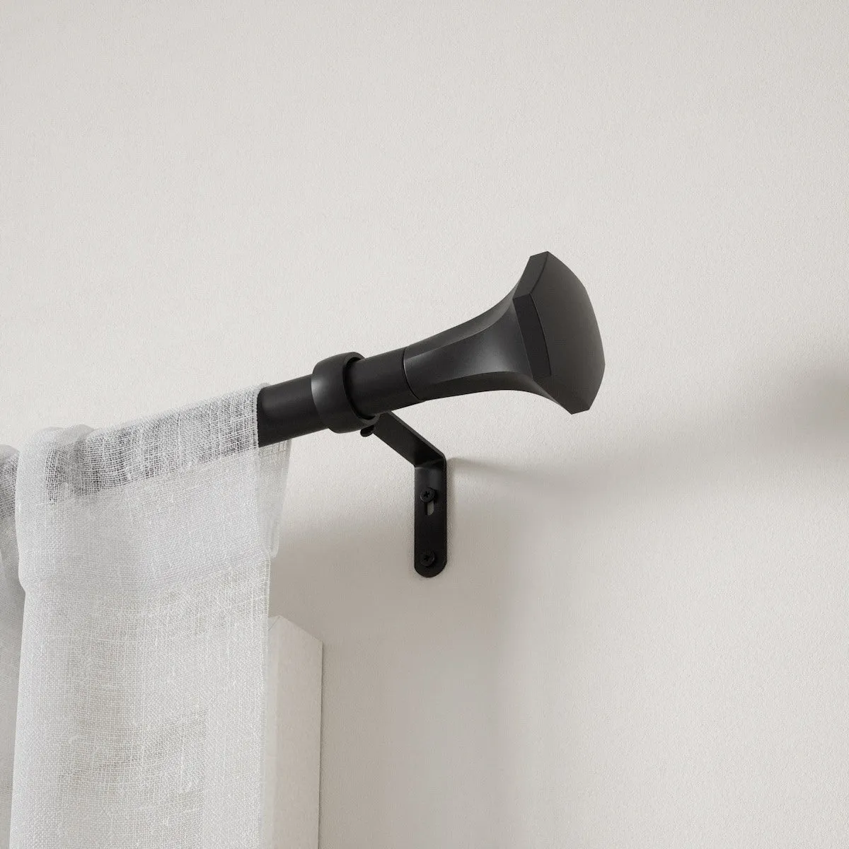 Umbra Sita Adjustable Curtain Rod